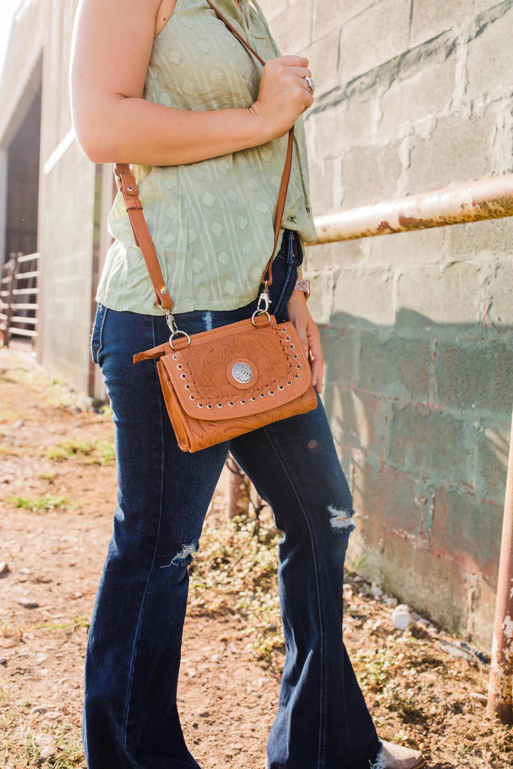 Western-style small crossbody bag/wallet in natural brown